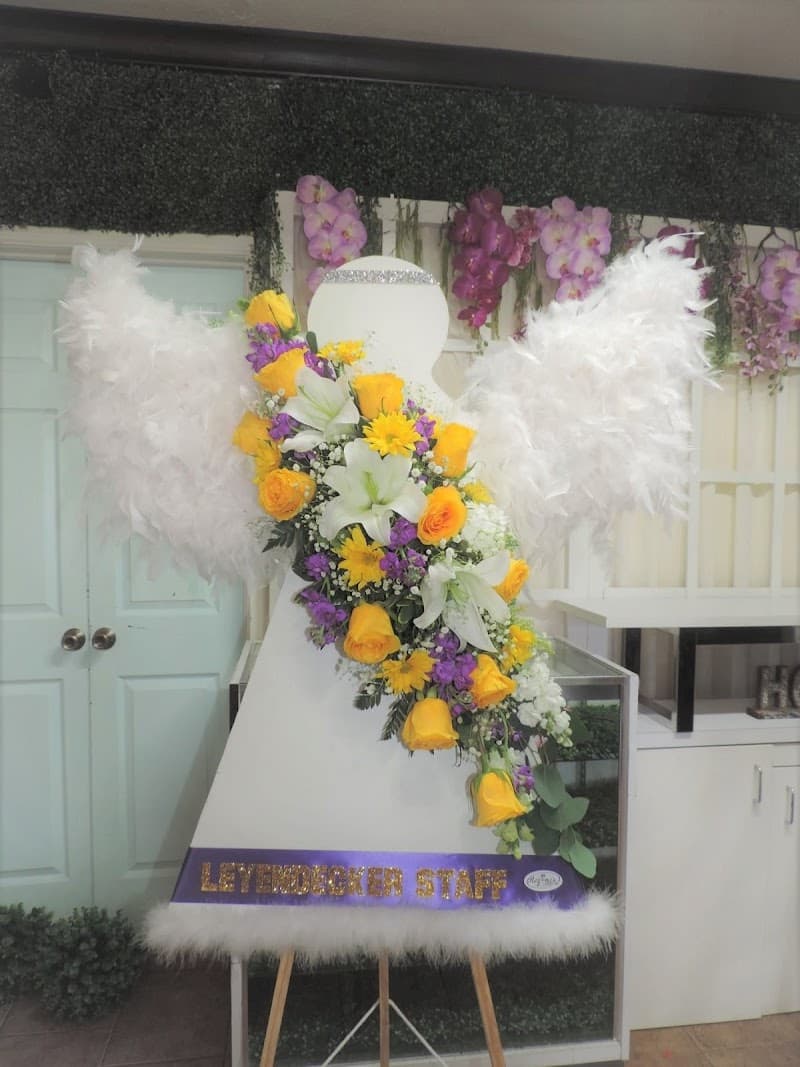 Regina's Flower Shop, LLC cover