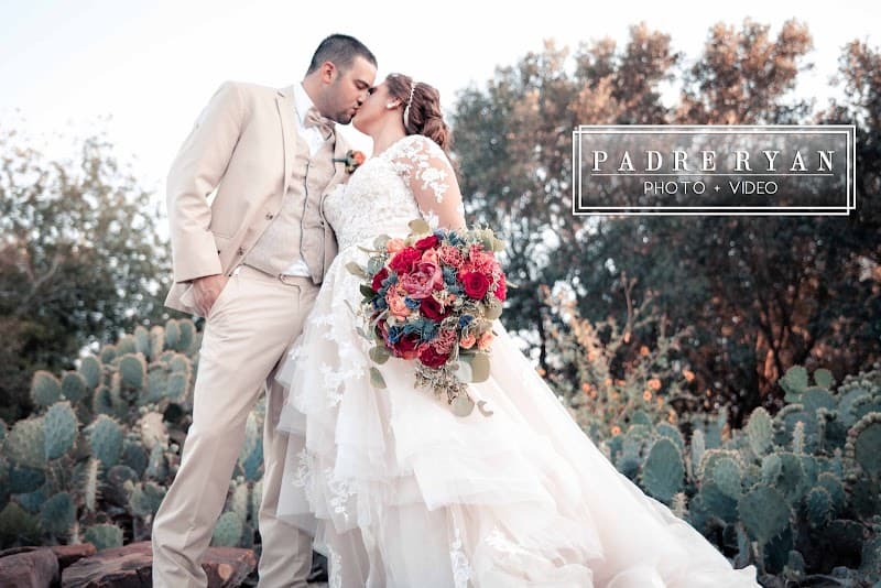 Padre Ryan Photo + Video cover