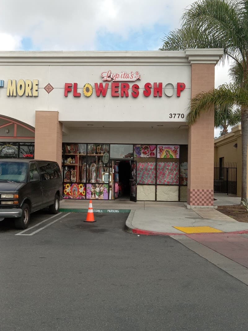 Lupitas Flower shop cover