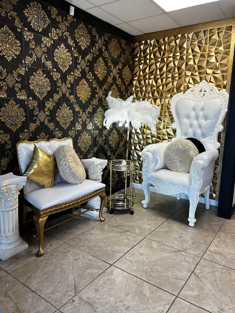 Deluxe beauty Elizabeth & Vanessa cover