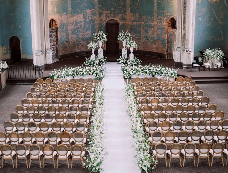 Violet Vintage Rentals cover