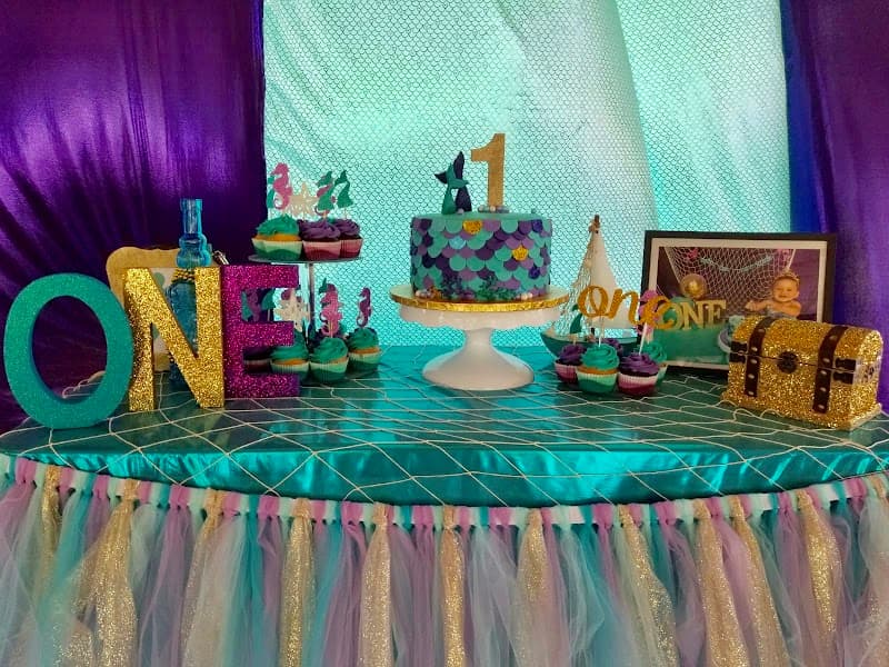 Cakes & Cupcakes by Caceres cover