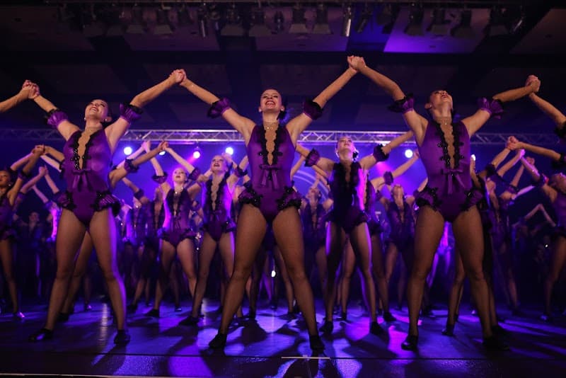 Expressenz Dance Center cover