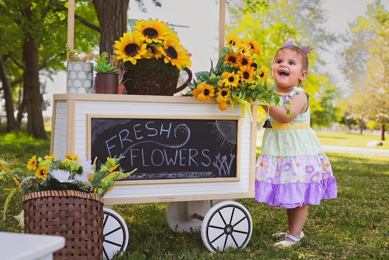 Moore Decor & Party Rentals, LLC cover