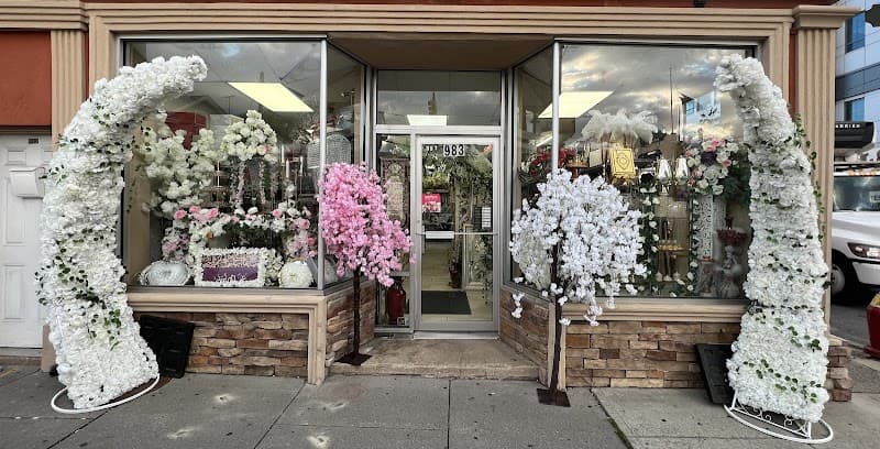 Nouri's Flowers cover