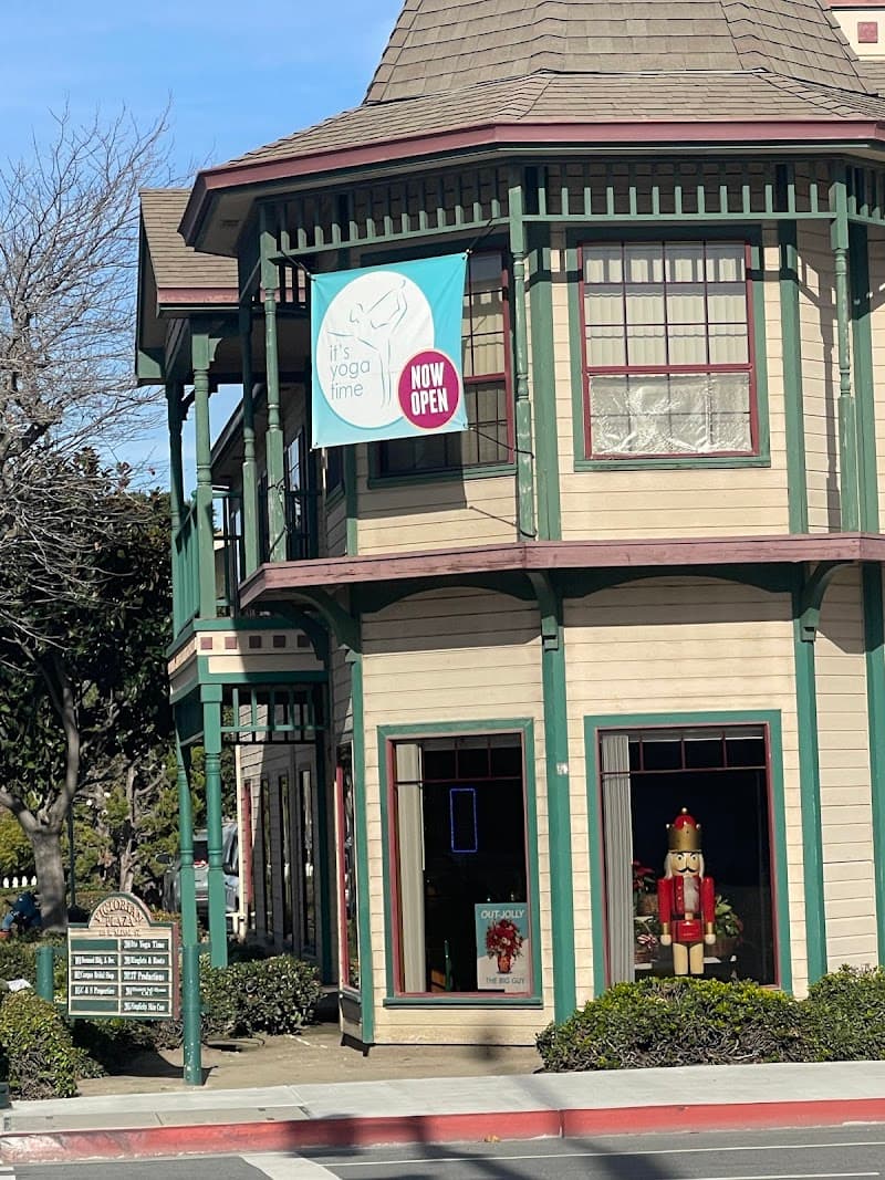 Salinas Floral & Gifts cover