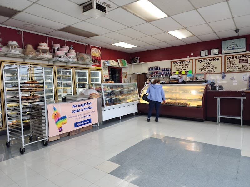 Angelica's Bakery La Unica Original cover