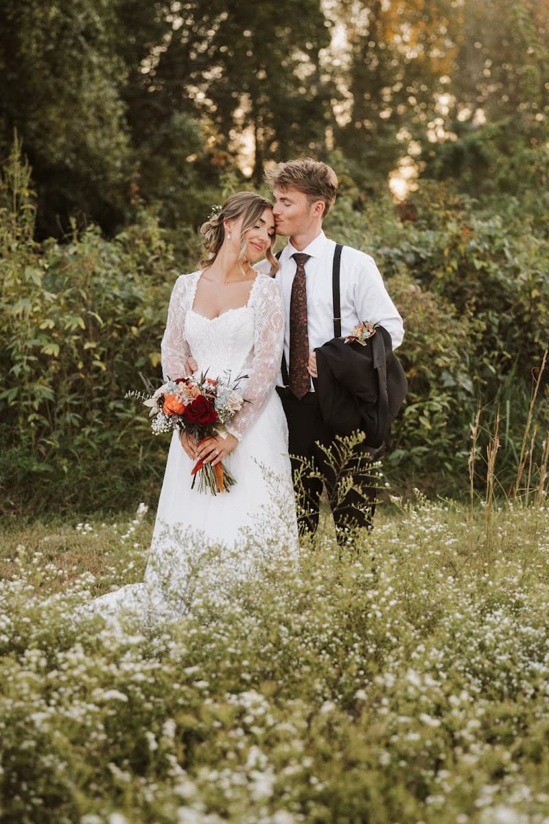 Aventi Weddings - Photography, Videography, and Coordination cover