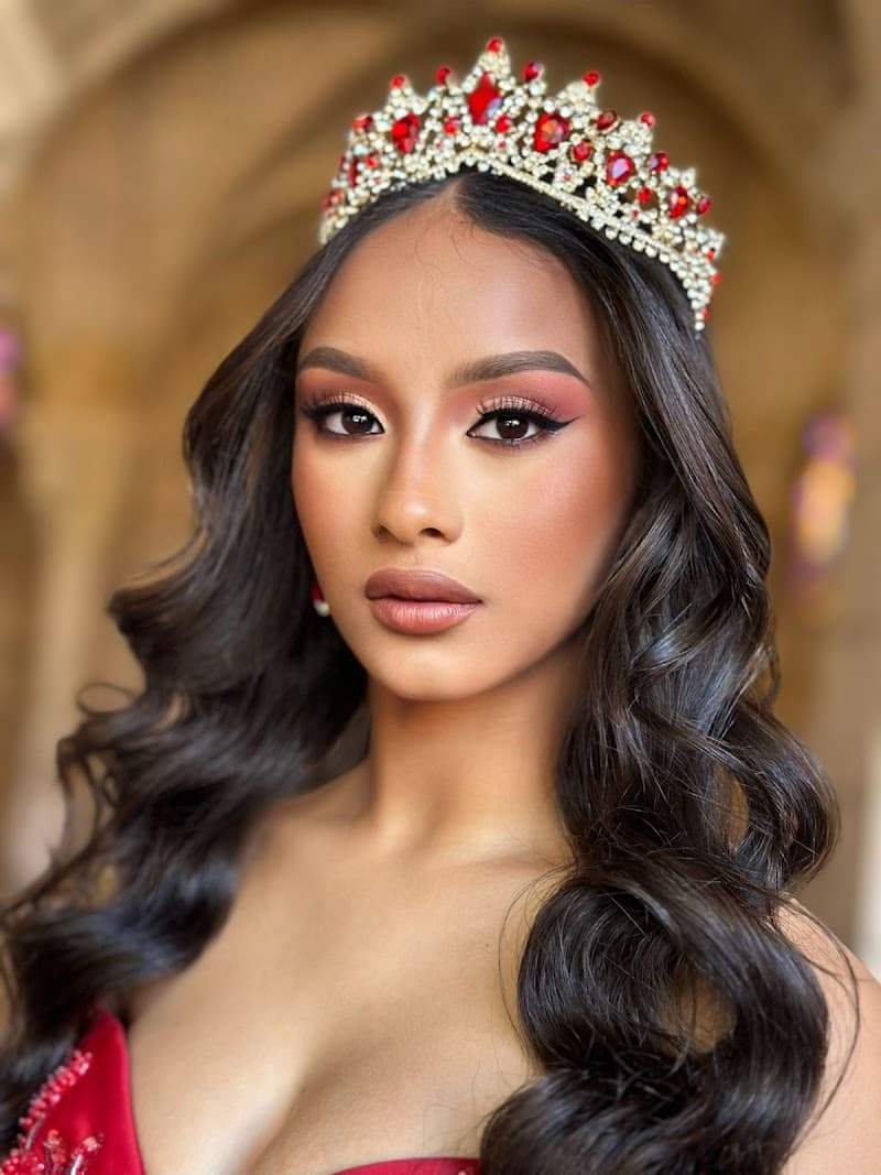 MakeupbyMirlen cover