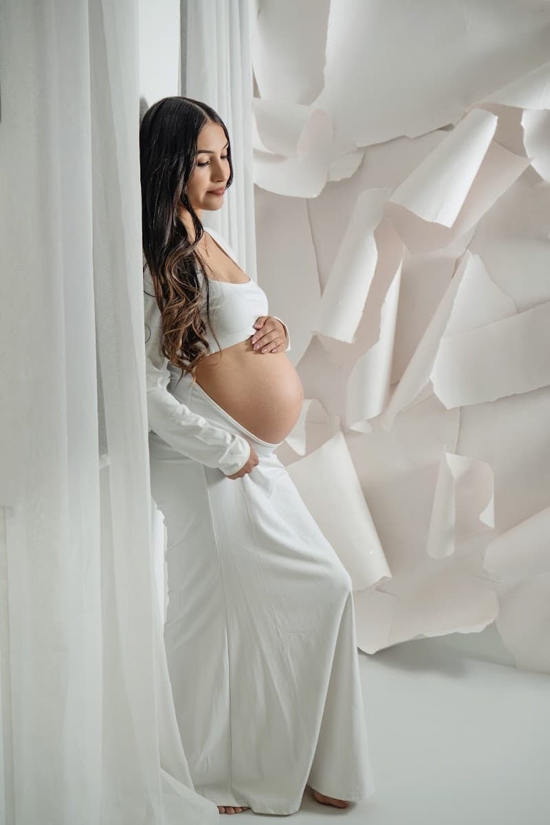 Sarina Schieferstein Photography cover
