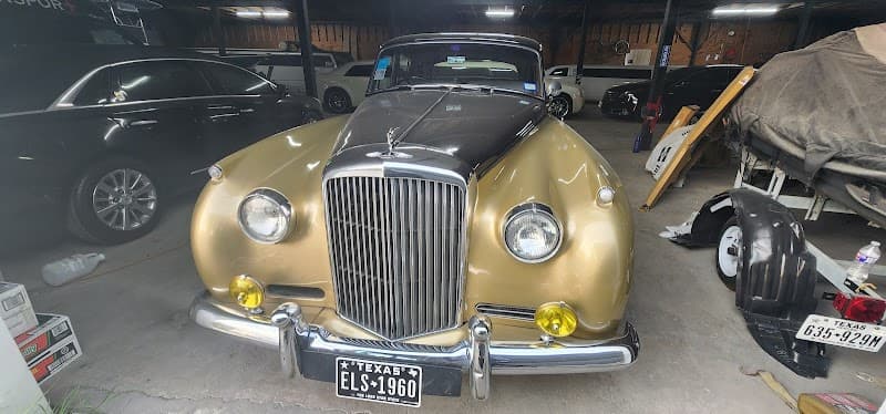 Hollywood Party Buses & Limos of Corpus Christi cover