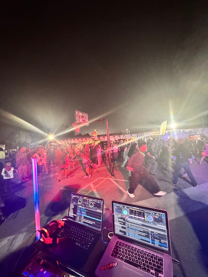 Oxnard DJs Oxnard Photobooths cover