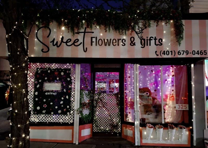 Sweet flowers & gifts cover