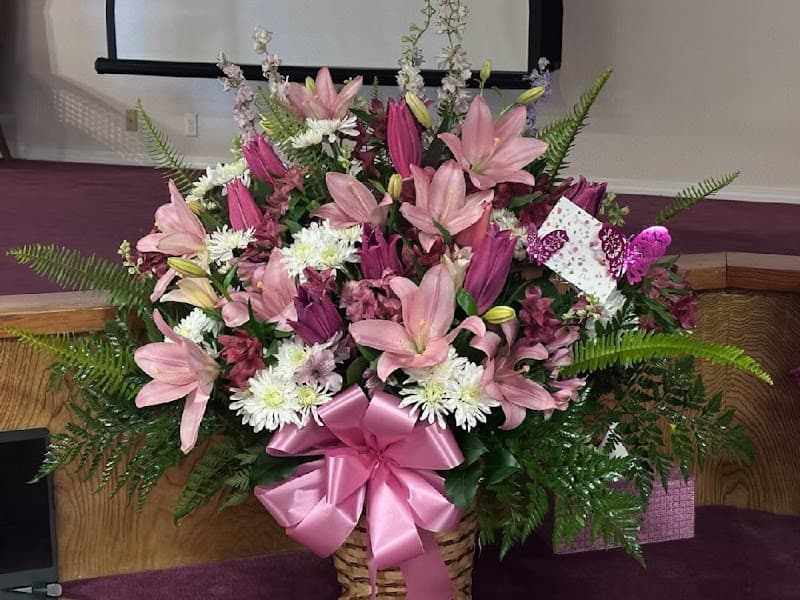 Flaviana's Flower Shop and Gifts cover