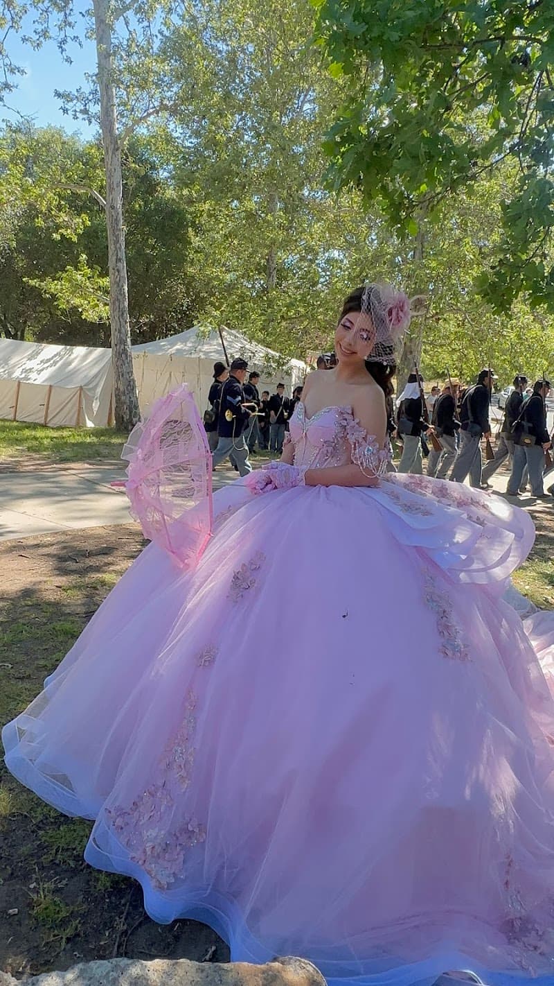 CODIGO15 Quinceañera Dresses cover