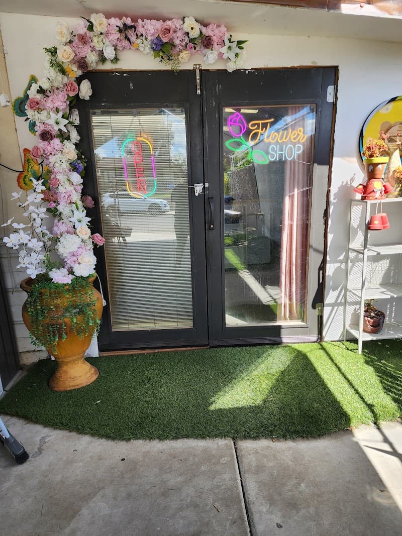 Cindy'ss Creative Innovations! Flowers gift shop cover